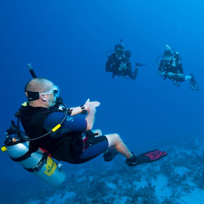 scuba divers, advanced open water course